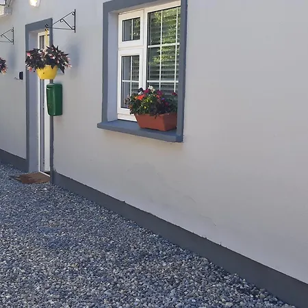 Marys Coastal Retreat Apartment Milltown Malbay Exterior photo
